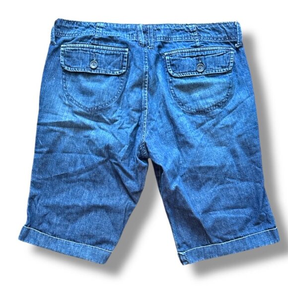 Y2K Old Navy Blue Jean Denim Bermuda Shorts Women's Size 6 Summer Vacay Beach - Picture 2 of 16